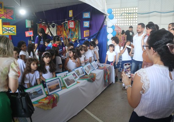 Alunos participam de evento sobre livros escritos por autores de Alagoas