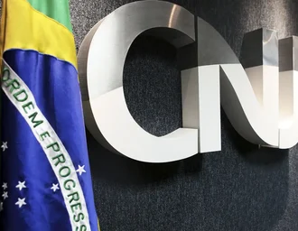 CNJ faz operação em gabinete de desembargador ligado a Nunes Marques