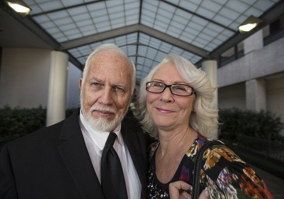 Casal preso 21 anos injustamente por abuso sexual receberá US$ 3,4 milhões
