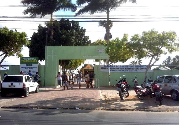 Em Arapiraca, cemitérios vão receber visitantes até oito da noite