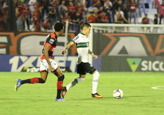 Atlético Goianiense e Coritiba ficam no empate em Goiânia