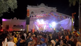 Carnaval é Massa anima bairro histórico de Jaraguá em Maceió