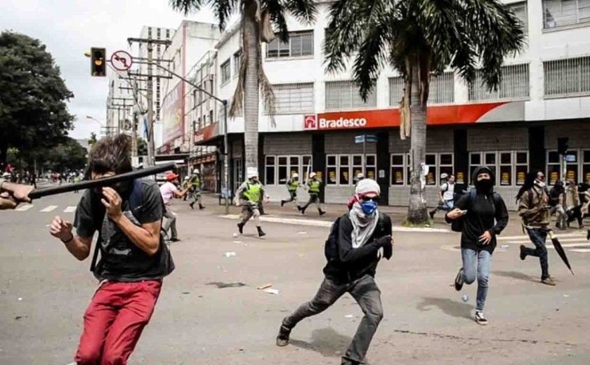 PM de Goiás afasta das ruas policial acusado de agredir estudante em protesto