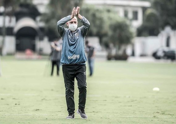 Santos demite o treinador português Jesualdo Ferreira