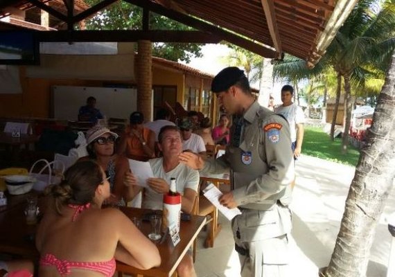 Policiamento nas orlas de Paripueira e Barra de Santo Antônio é reforçado pela PM