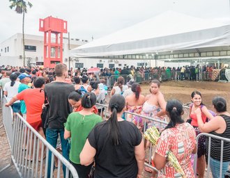 Prefeitura de Murici distribui 26 toneladas de peixe e cestas nutricionais para a Semana Santa