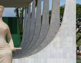 'Guerra de narrativas': Desinformação ameaça democracia no Brasil