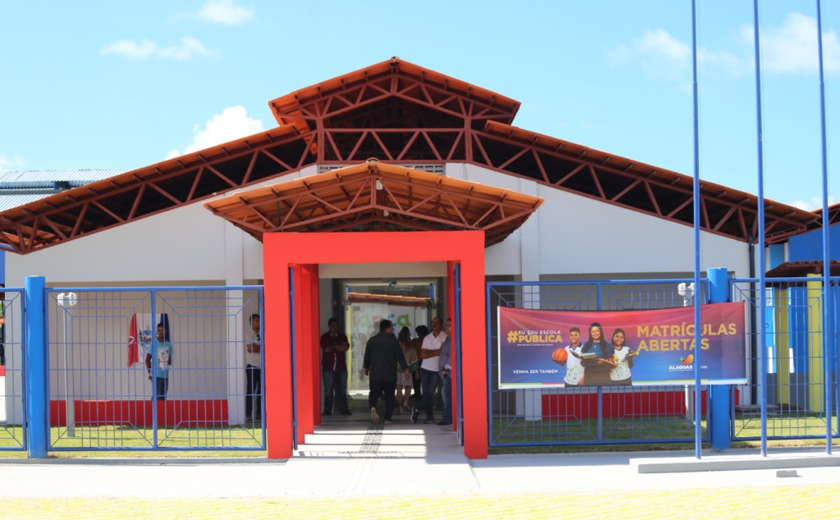 Escola Estadual Correia Titara transforma realidade educacional em Marechal Deodoro