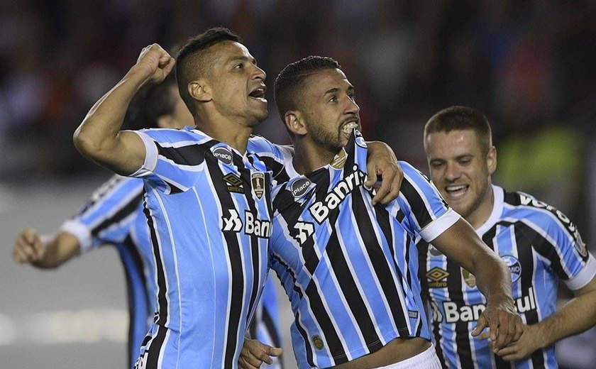 Grêmio bate River e está próximo de nova final da Libertadores
