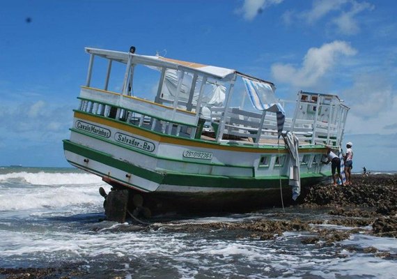 Buscas por vítimas de acidente com lancha são retomadas neste sábado