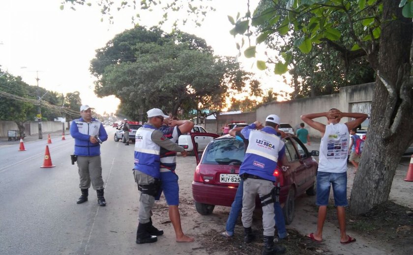 Operação prende cinco condutores alcoolizados em Maceió e Rio Largo