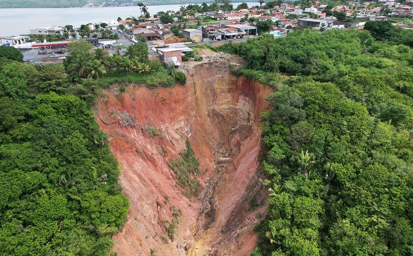 Santa Amélia: erosão causa medo aos moradores
