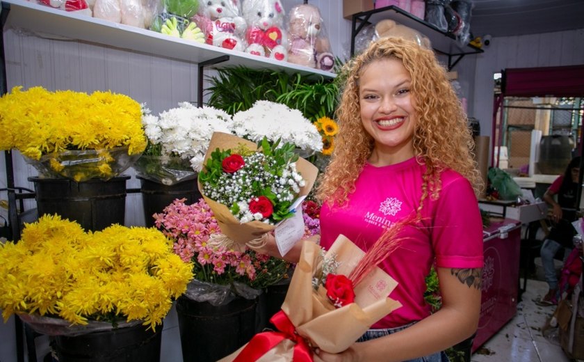 Prefeitura inicia entrega do novo Mercado de Maceió com setor de flores renovado