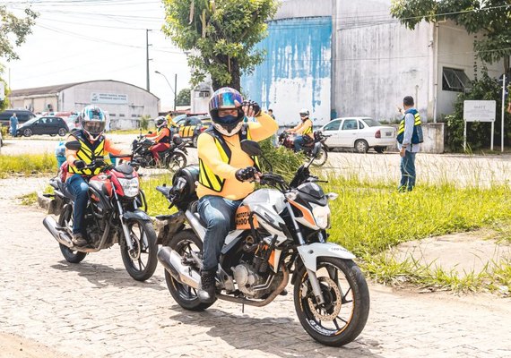 Falso passageiro assalta motociclista de aplicativo durante corrida