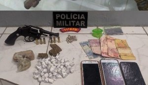 11º BPM apreende armas de fogo, drogas e prende mulher com mandado de prisão em aberto