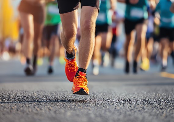 Especialista alerta para cuidados que ajudam a evitar lesões durante corrida de rua
