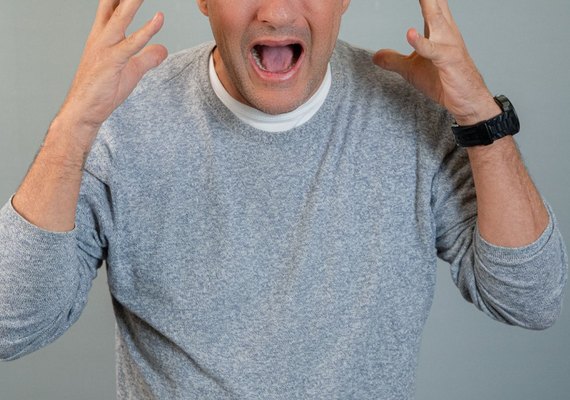 Ator Marcelo Serrado chega a Maceió com seu show de comédia “Terapia”