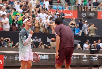 João Fonseca e Marcelo Melo garantem título de duplas do Rio Open