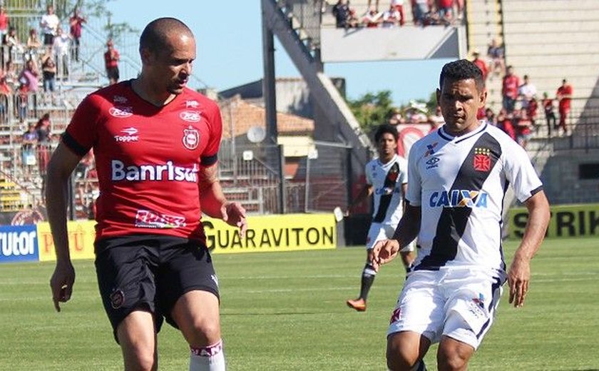 Brasil de Pelotas faz gol no fim e derrota o Vasco no Rio Grande do Sul