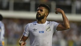 Santos vence o lanterna Avaí e assume a liderança do Brasileirão