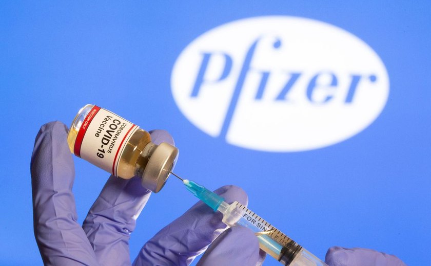 Novo lote com 936 mil doses de vacina da Pfizer chega a Viracopos