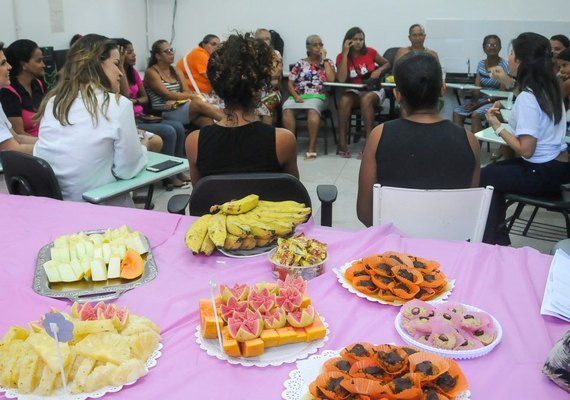Maceió Rosa: roda de conversa fala sobre alimentação preventiva