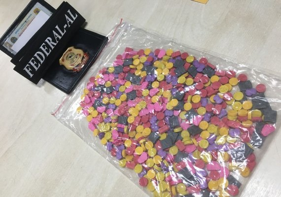 Polícia Federal em Alagoas apreende 500 comprimidos de ecstasy em Maceió