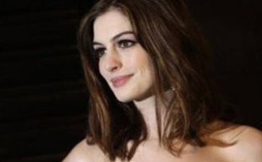Hackers divulgam fotos íntimas e privadas de Anne Hathaway