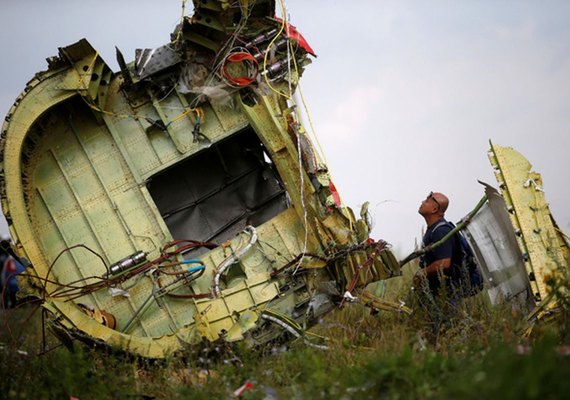 Vladimir Putin nega que míssil que derrubou avião na Ucrânia seria russo