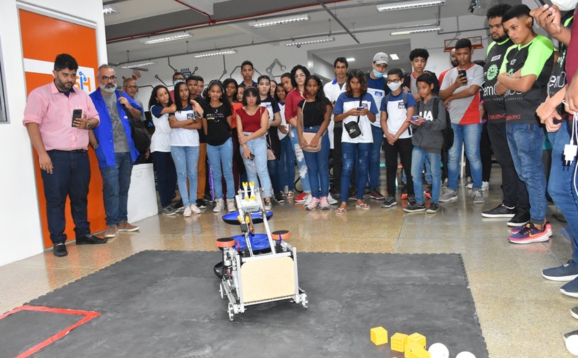 Estudantes do Sesi compartilham experiências em robótica com alunos da rede pública