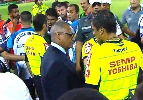 Inspetor nega ter alertado árbitro de impedimento: 'Não sou ingênuo'