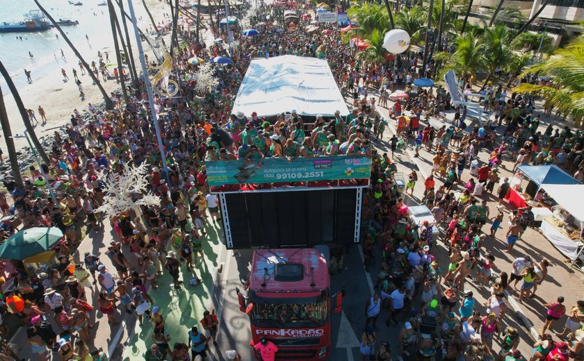 Carnaval atrai foliões e várias cidades do país registram recordes de movimentação turística