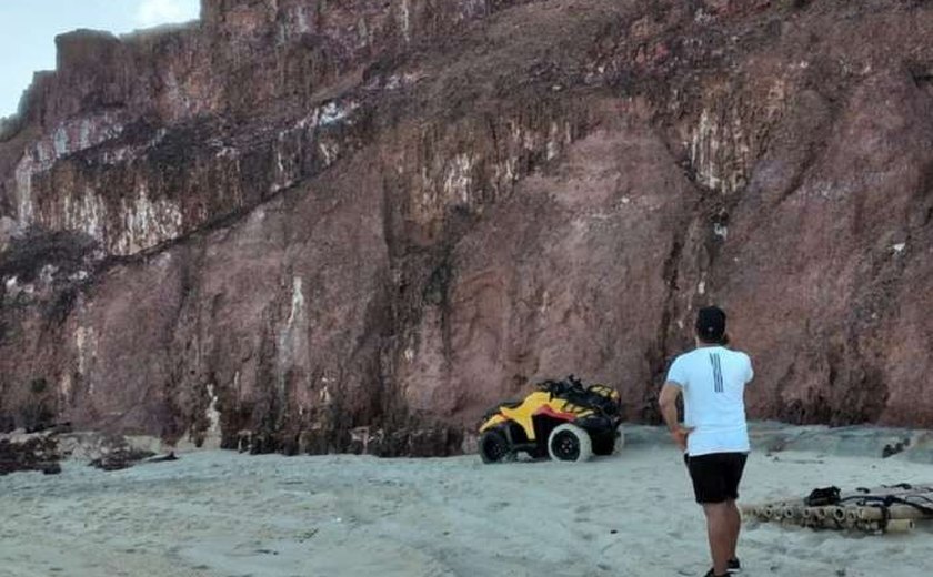 Turista de 19 anos cai de falésia da praia de Pipa durante passeio de quadriciclo