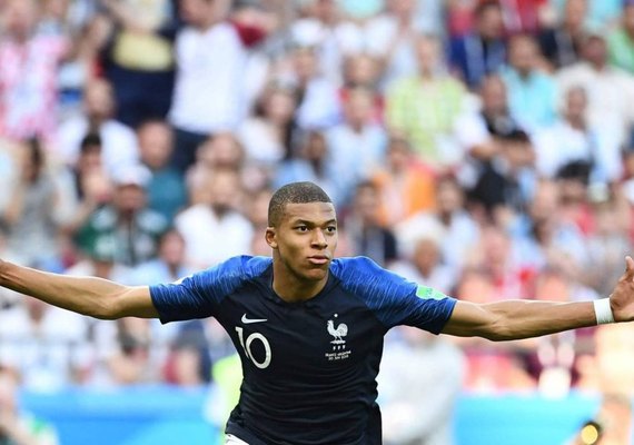 Mbappé teria jogado semi e final da Copa com três vértebras lesionadas