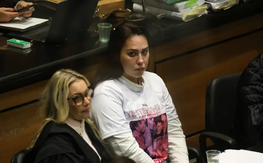 Monique Medeiros se entrega à polícia e volta a ser presa