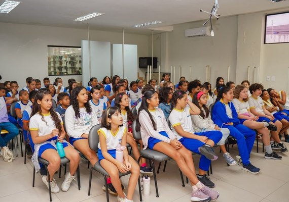 Projeto da Educação leva arte e cultura a mais de 2.200 mil estudantes de Maceió