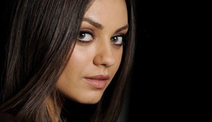 Kunis foi ameaçada por produtor após se recusar a posar seminua para promover filme