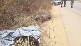 Homem perde controle de motocicleta, sai de pista, tomba e acaba morrendo