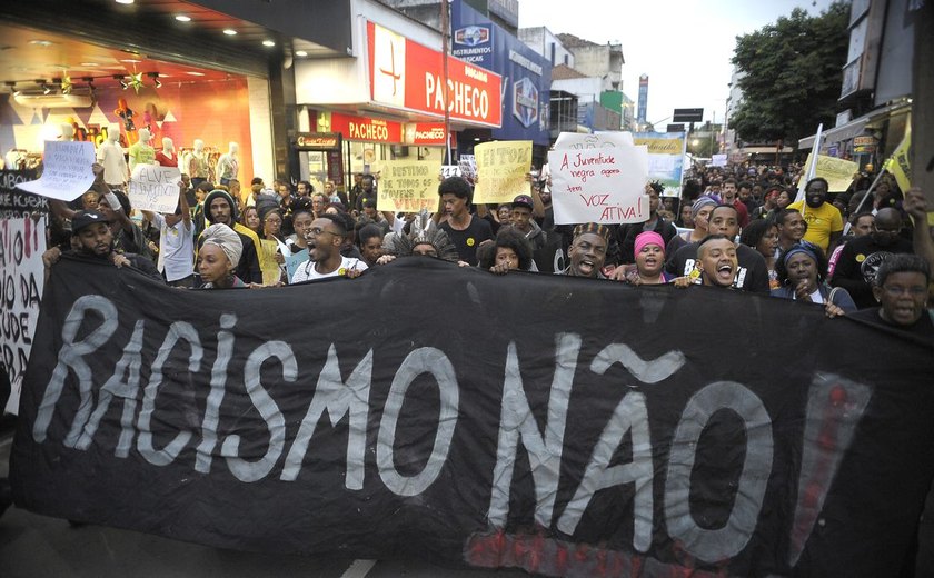 Criança é alvo de racismo por vizinhas no Tabuleiro do Martins, em Maceió