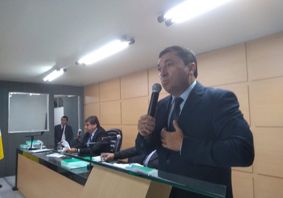 Rogério Nezinho condena cortes nas gratificações a agentes de saúde em Arapiraca