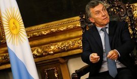 Macri anuncia fim de turbulência no câmbio, mas prevê tempos duros