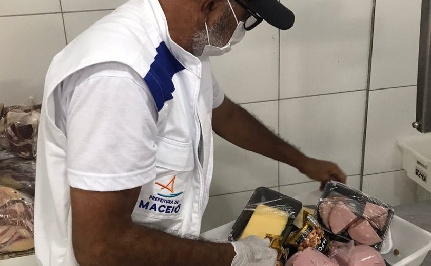 Vigilância Sanitária retira de circulação 900 kg de alimentos no fim de semana