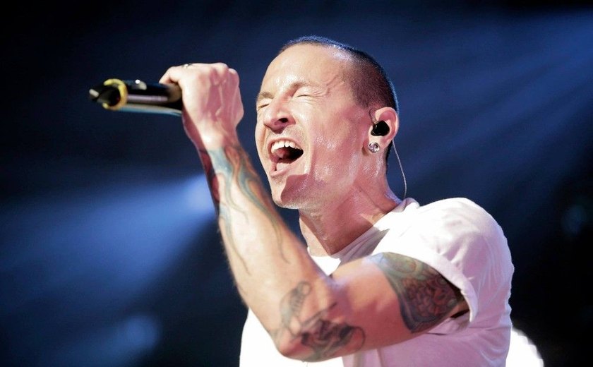 Linkin Park homenageia Chester Bennington e fala em 'construir futuro da banda'