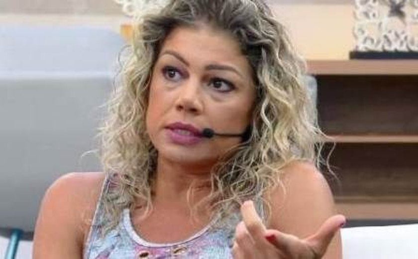 Ao vivo, Catia Paganote culpa produção por sua expulsão de A Fazenda
