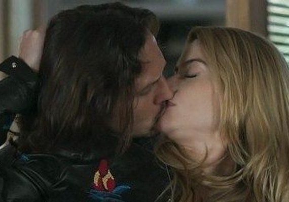 Após abandonar Léo no altar, Diana beija Gui e se declara: 'Quero você de volta'