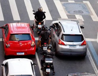 Empresas terão que reforçar medidas de prevenção após MTE atualizar norma voltada às atividades perigosas realizadas por trabalhadores com motocicletas ‌