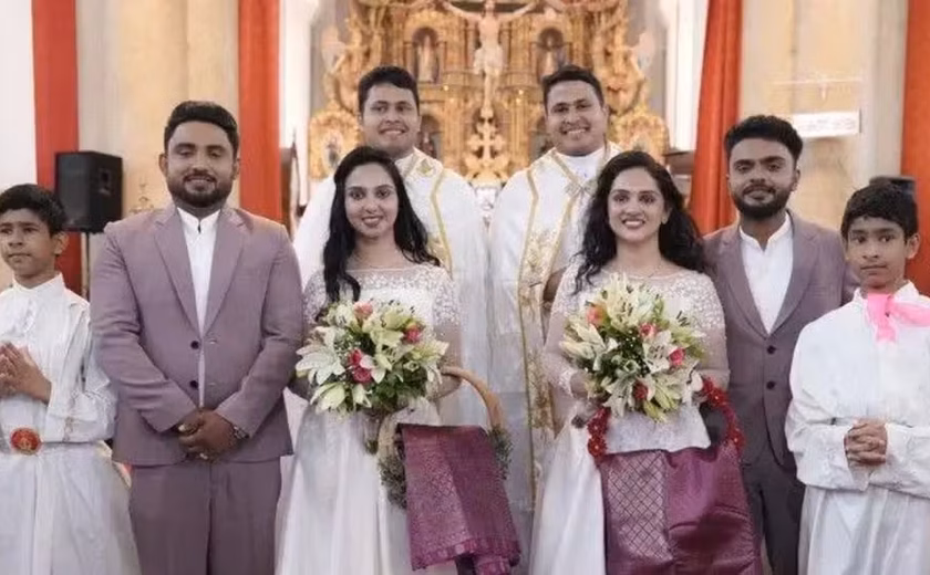 Os gêmeos que se casaram com irmãs gêmeas em celebração feita por padres gêmeos e com coroinhas gêmeos