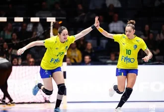 Brasil vence tchecas e vai à 2ª fase do Mundial Feminino de handebol