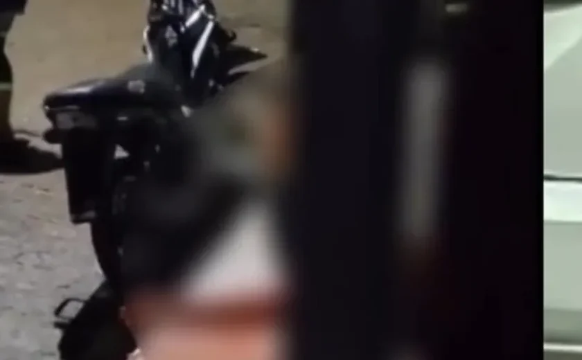 Suspeito de esfaquear companheira voltou  para cena do crime e tentou ''dialogar'' com vítima
