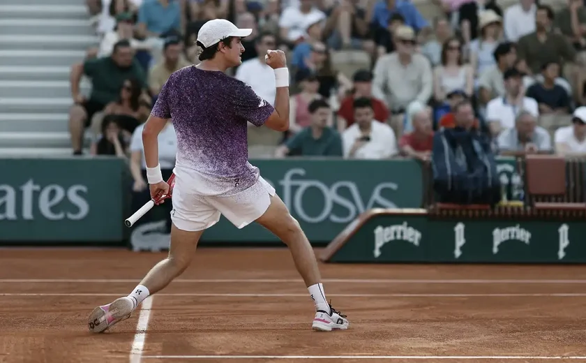 Brasileiro João Fonseca estreia com vitória no torneio de Roland Garros